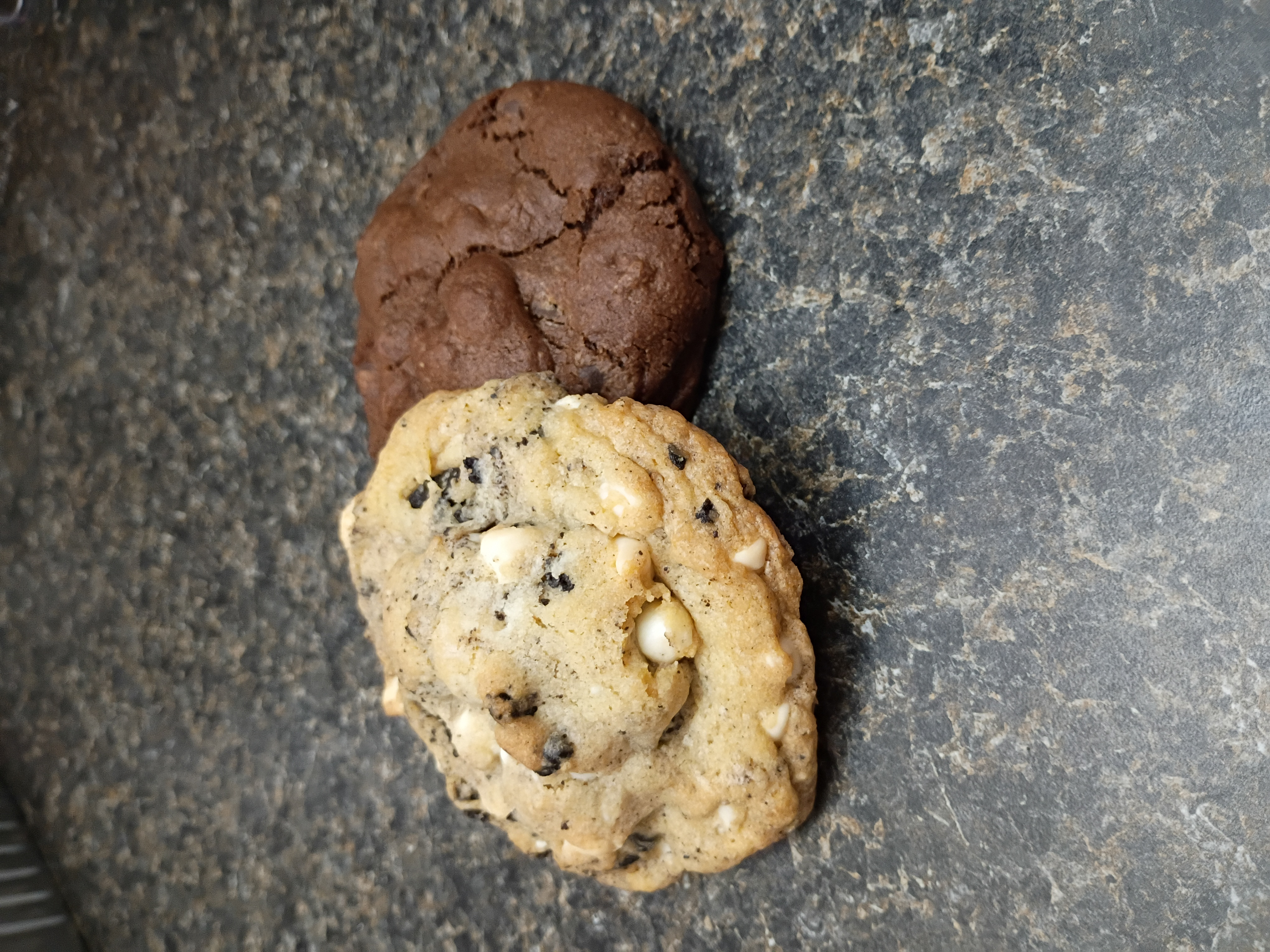 Cookies & Cream Stuffed Cookies